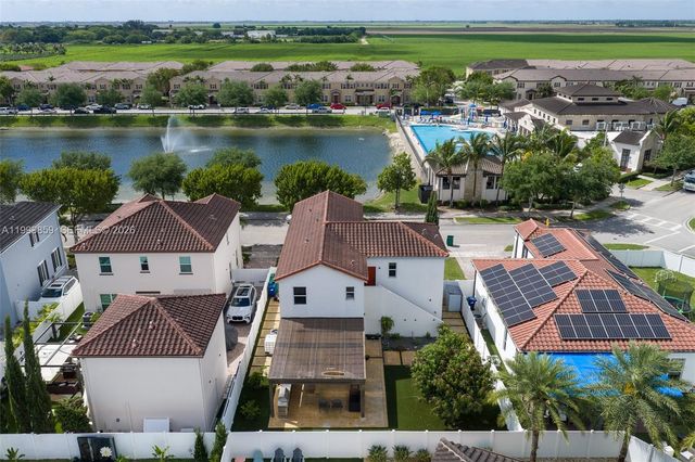 17081 SW 94th Way, Miami, FL 33196