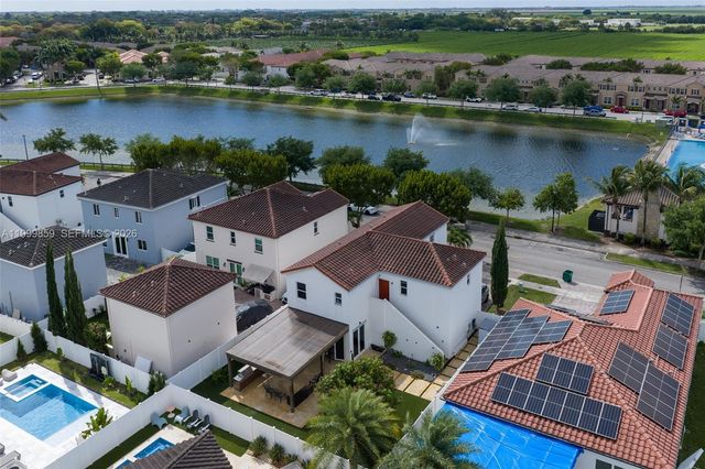 17081 SW 94th Way, Miami, FL 33196