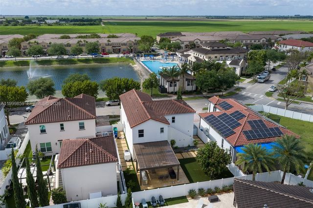 17081 SW 94th Way, Miami, FL 33196