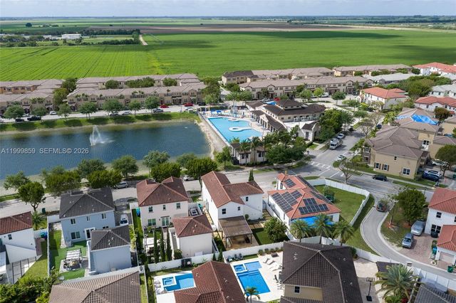 17081 SW 94th Way, Miami, FL 33196