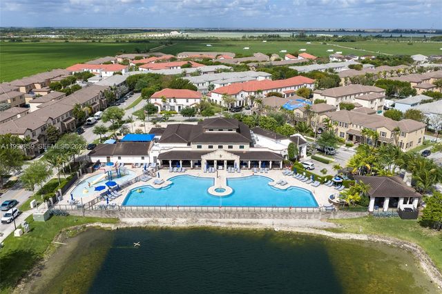 17081 SW 94th Way, Miami, FL 33196