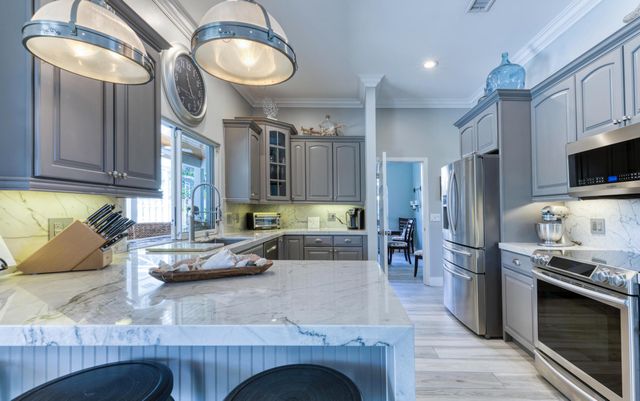 208 Longshore Drive, Jupiter, FL 33458