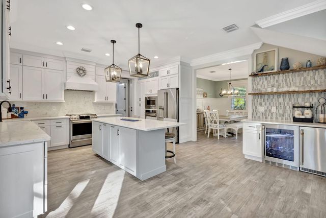 1126 NE Post Oak Way, Jensen Beach, FL 34957