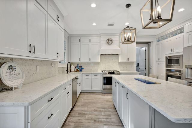 1126 NE Post Oak Way, Jensen Beach, FL 34957