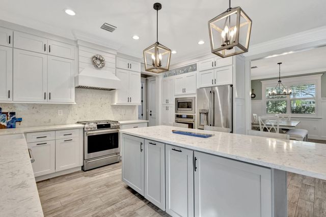 1126 NE Post Oak Way, Jensen Beach, FL 34957