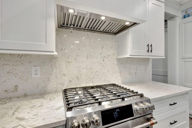 1126 NE Post Oak Way, Jensen Beach, FL 34957