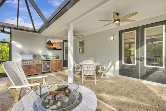 1126 NE Post Oak Way, Jensen Beach, FL 34957