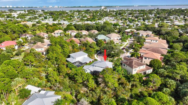 1126 NE Post Oak Way, Jensen Beach, FL 34957