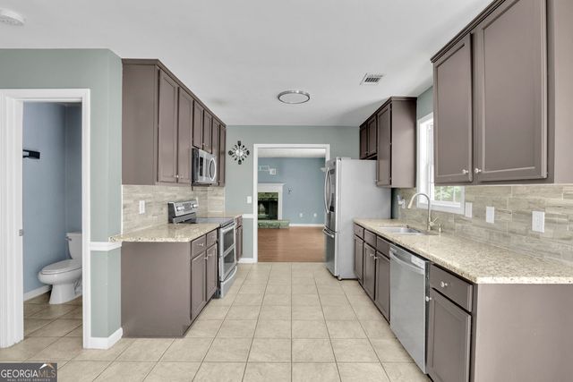 2792 Wynhaven Oaks Way, Lawrenceville, GA 30043