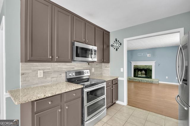 2792 Wynhaven Oaks Way, Lawrenceville, GA 30043