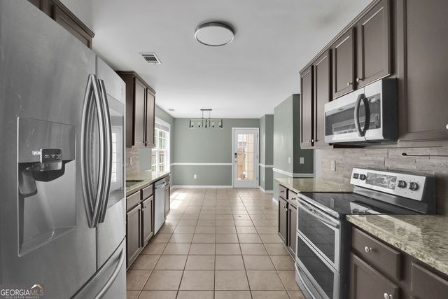 2792 Wynhaven Oaks Way, Lawrenceville, GA 30043