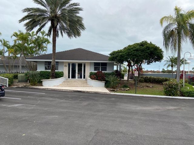 8640 SW 212th St 304, Cutler Bay, FL 33189