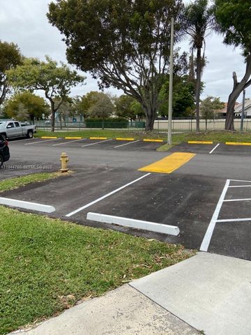 8640 SW 212th St 304, Cutler Bay, FL 33189