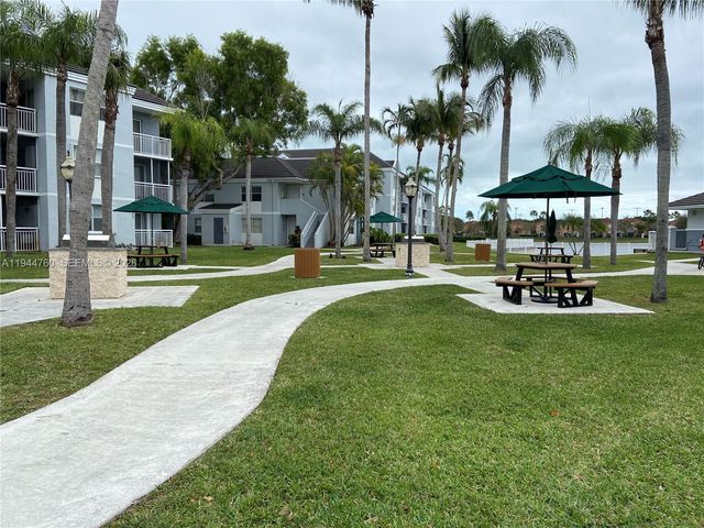 8640 SW 212th St 304, Cutler Bay, FL 33189