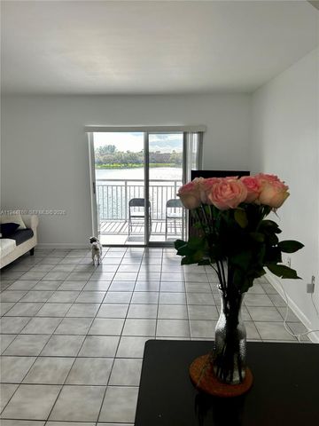 8640 SW 212th St 304, Cutler Bay, FL 33189