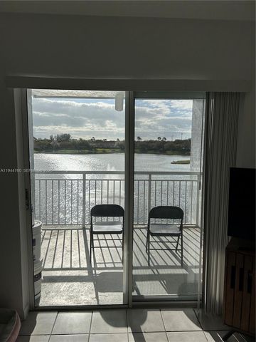 8640 SW 212th St 304, Cutler Bay, FL 33189