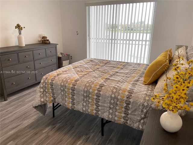 8640 SW 212th St 304, Cutler Bay, FL 33189