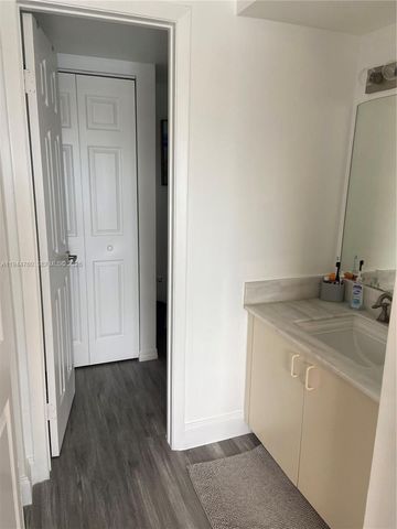 8640 SW 212th St 304, Cutler Bay, FL 33189