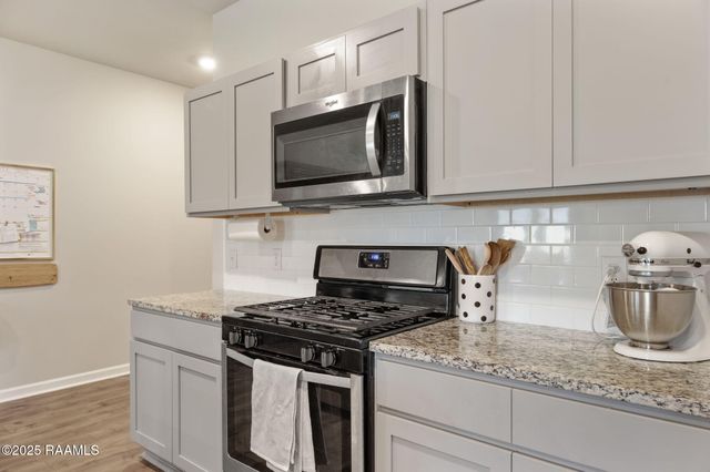 111 Southern Oak Drive, Lafayette, LA 70507