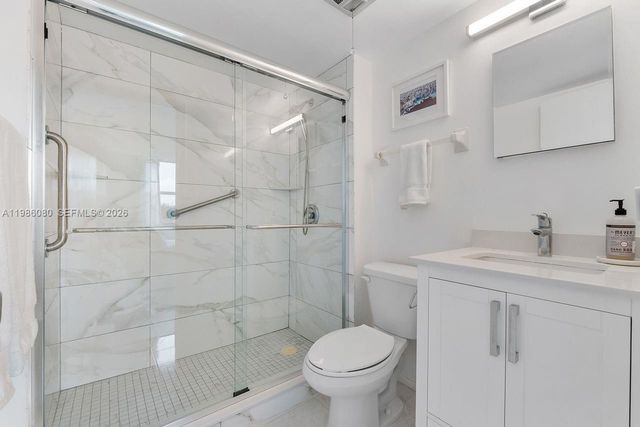 109 Royal Park Dr 2F, Oakland Park, FL 33309