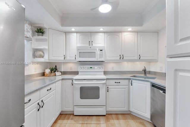 109 Royal Park Dr 2F, Oakland Park, FL 33309