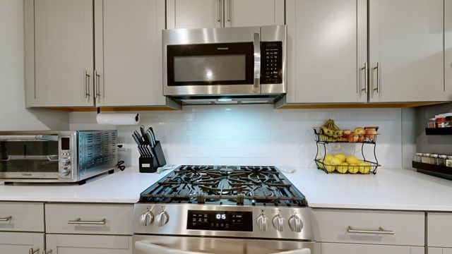 615 Ballard Dr, White House, TN 37188