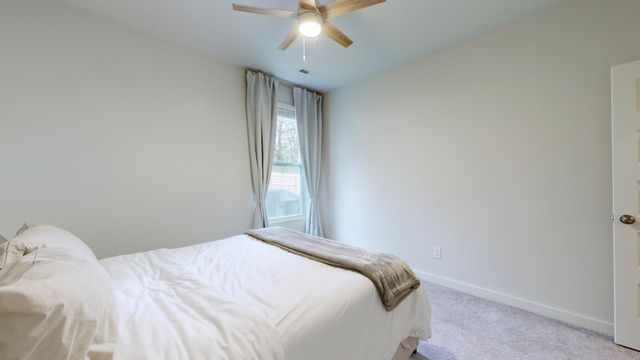 615 Ballard Dr, White House, TN 37188