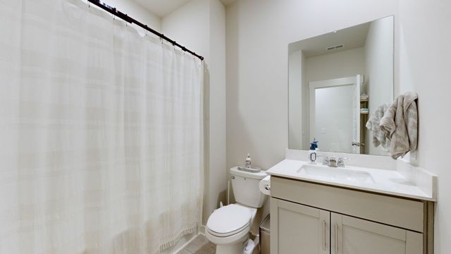 615 Ballard Dr, White House, TN 37188