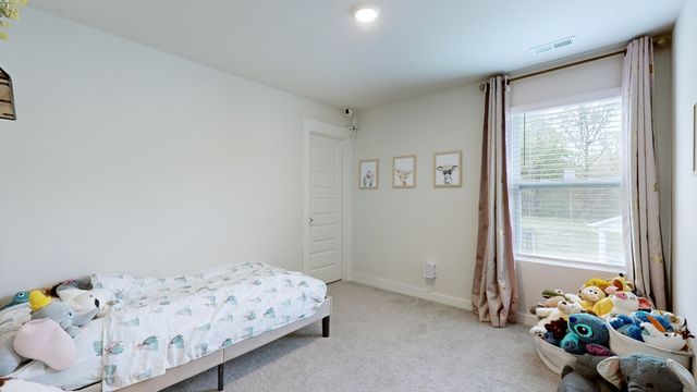 615 Ballard Dr, White House, TN 37188