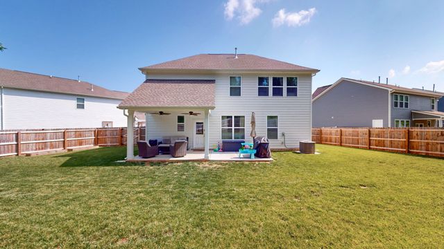 615 Ballard Dr, White House, TN 37188