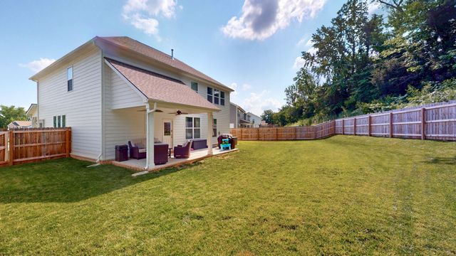 615 Ballard Dr, White House, TN 37188