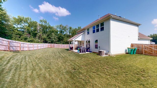 615 Ballard Dr, White House, TN 37188