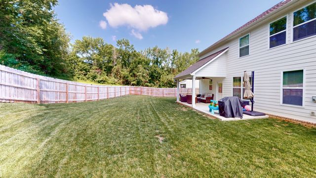 615 Ballard Dr, White House, TN 37188