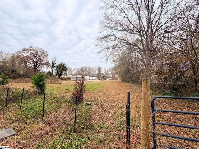 2723B Poinsett Highway, Greenville, SC 29609