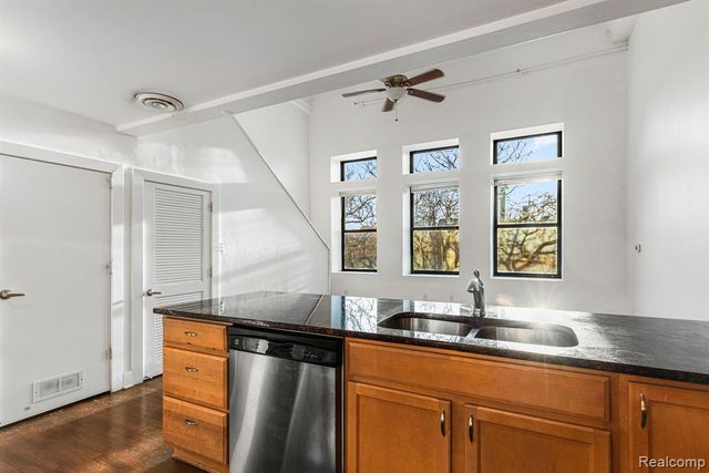 609 E Kirby Street 208, Detroit, MI 48202