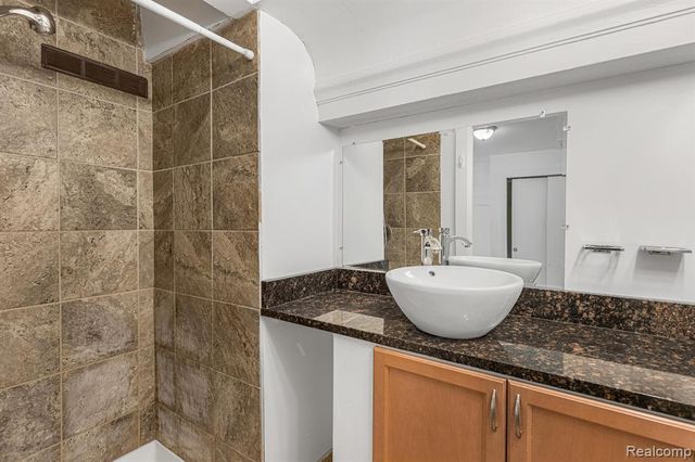 609 E Kirby Street 208, Detroit, MI 48202