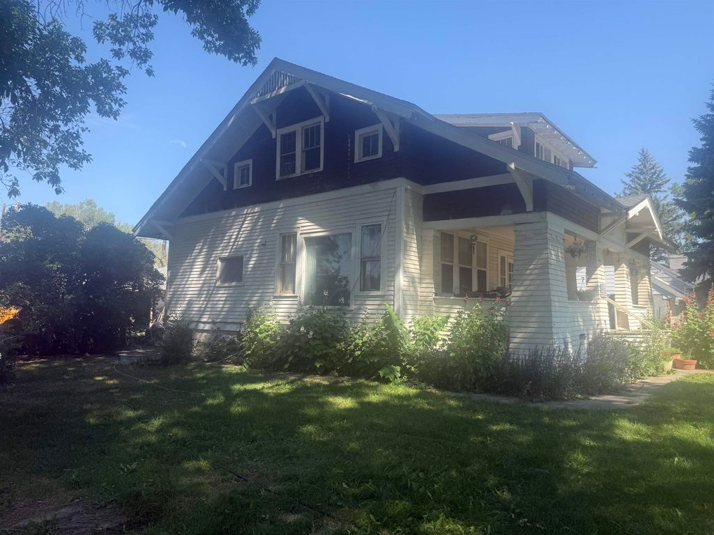 94 S 1st St W, Cowley, WY 82420 photo 3