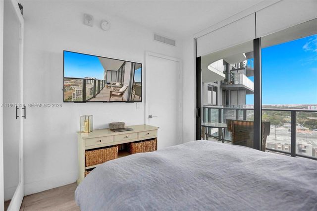 121 NE 34th St 1814, Miami, FL 33137