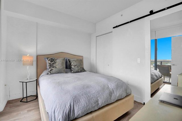 121 NE 34th St 1814, Miami, FL 33137