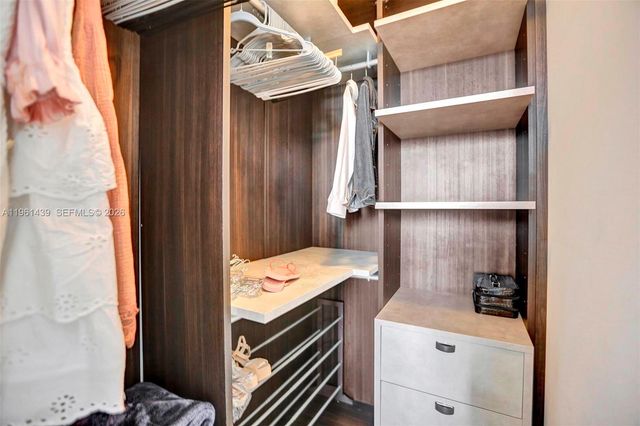 121 NE 34th St 1814, Miami, FL 33137