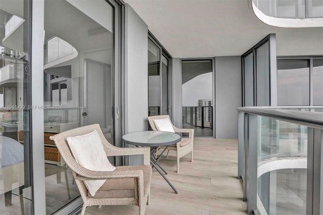 121 NE 34th St 1814, Miami, FL 33137