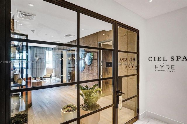 121 NE 34th St 1814, Miami, FL 33137