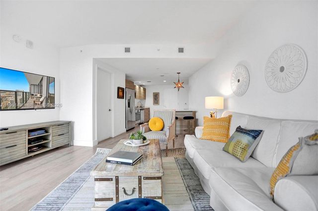 121 NE 34th St 1814, Miami, FL 33137