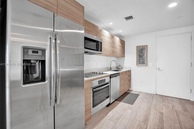 121 NE 34th St 1814, Miami, FL 33137