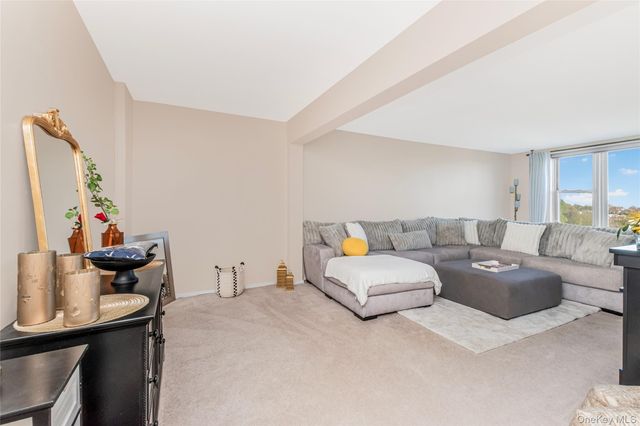 245 Rumsey Road 8T, Yonkers, NY 10701