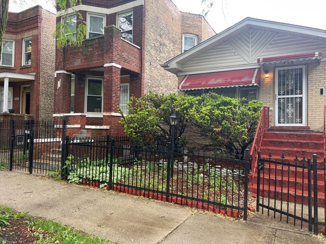 932 N Ridgeway Avenue, Chicago, IL 60651