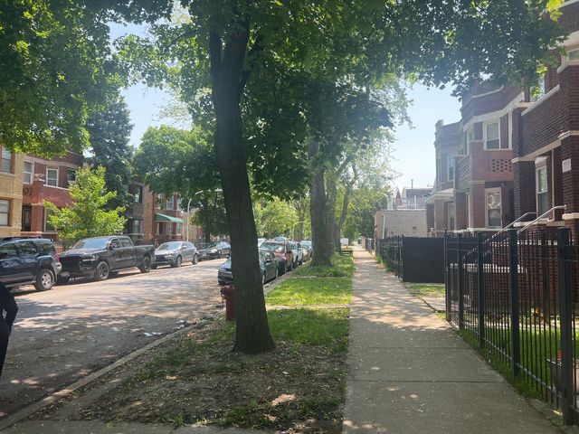 932 N Ridgeway Avenue, Chicago, IL 60651