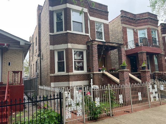 932 N Ridgeway Avenue, Chicago, IL 60651