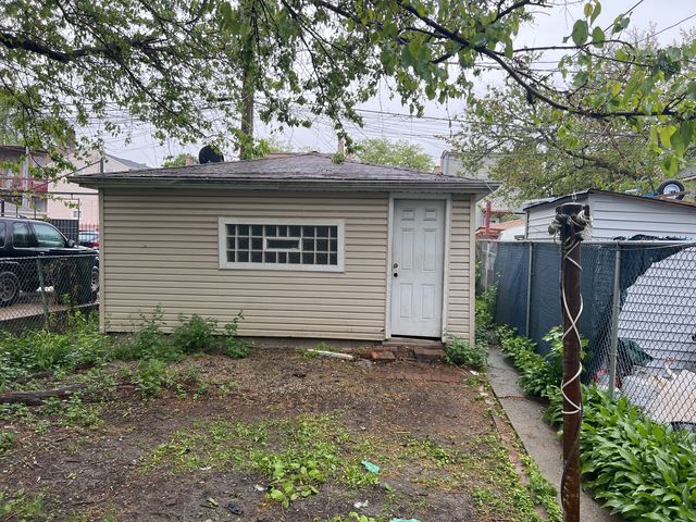 932 N Ridgeway Avenue, Chicago, IL 60651