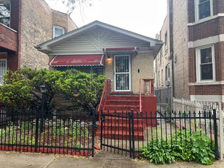 932 N Ridgeway Avenue, Chicago, IL 60651